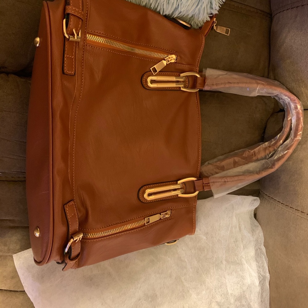 Leather shoulder bag